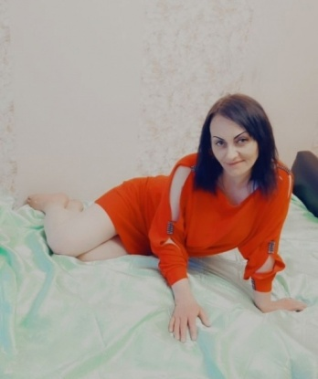 Могу предложить тебе незабываемое время, полное страсти и удовольствия. Мои услуги включают классический секс, глубокий минет, эротический массаж и многое другое. Я готова побаловать тебя своими изысканными техниками и искусством соблазнения. Посмотри мои фото, прочти отзывы обо мне и ты поймешь, что я - идеальный выбор для твоих сокровенных желаний. WhatsApp: 📞1234567890. Жду встречи с тобой, чтобы сделать нашу встречу незабываемой! 💋💋💋 Ларюша